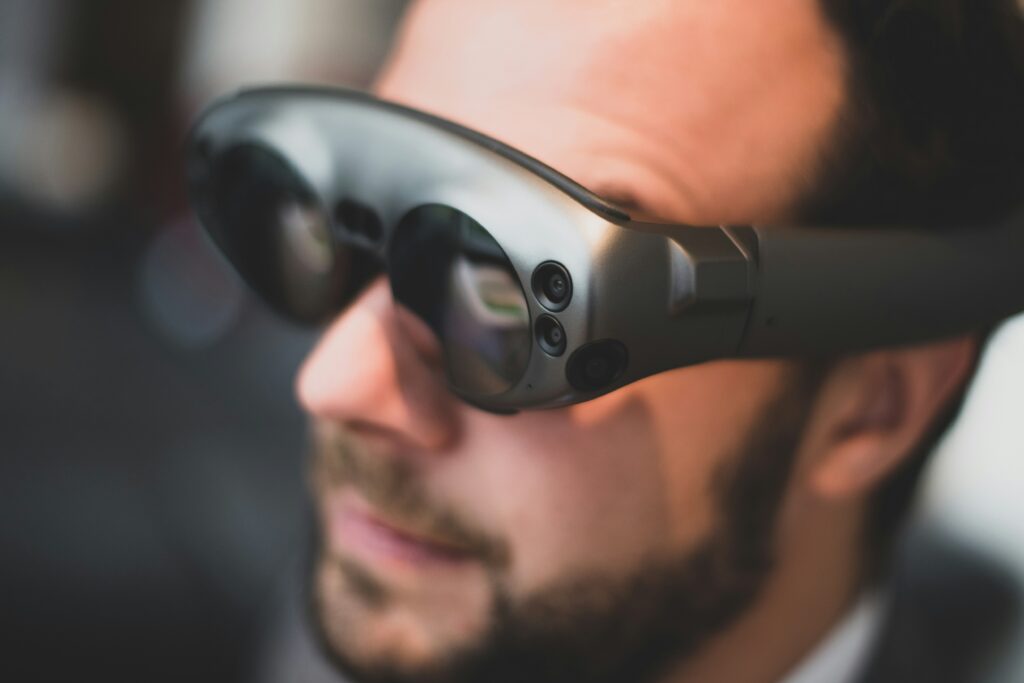 Tech Giants Envision Future Beyond Smartphones